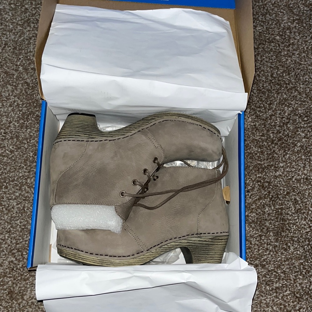 Dansko Meena ankle boots